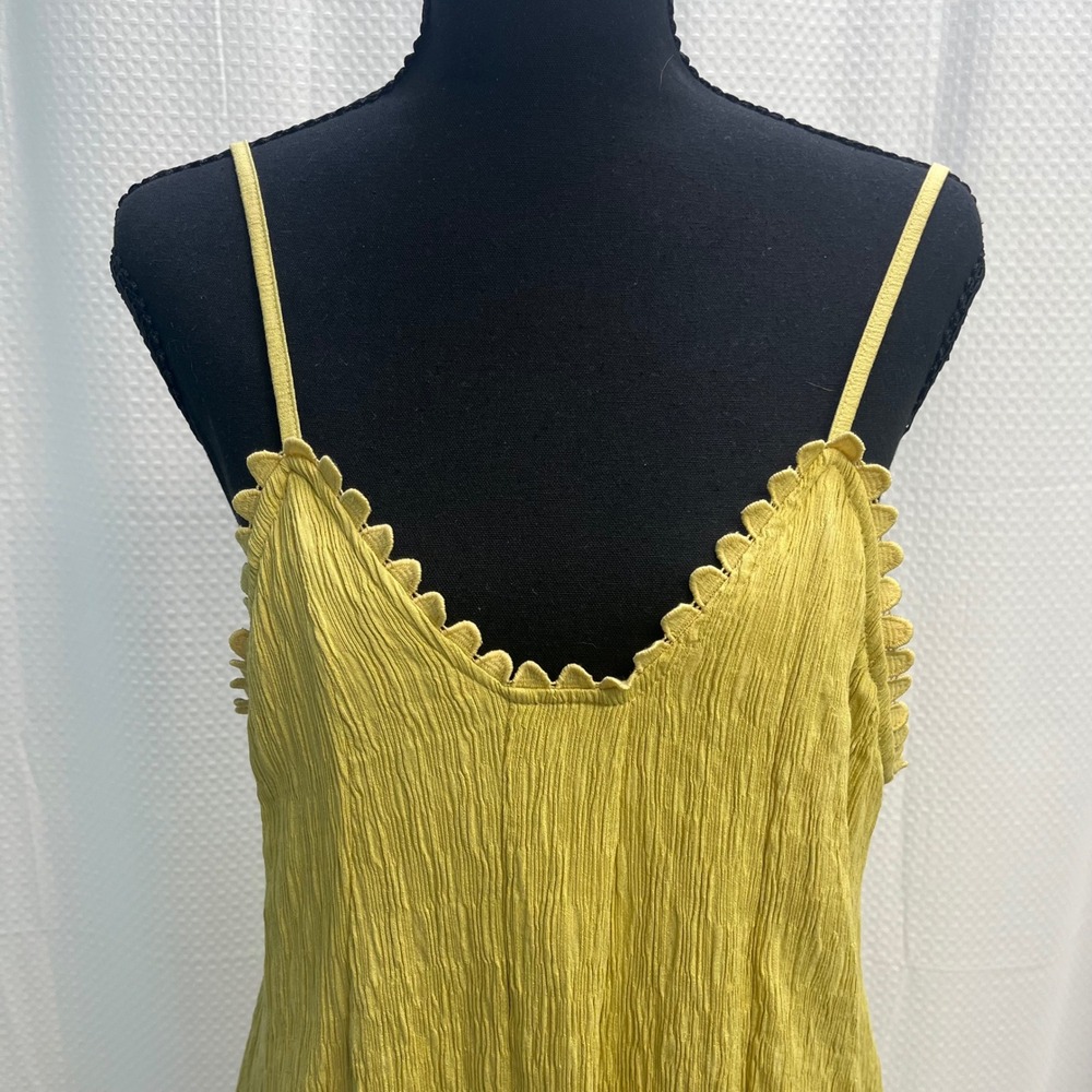 Umgee Chartreuse Yellow Crinkle Mini Dress Scalloped Lace V-Neck Medium C4524 - Picture 2 of 6